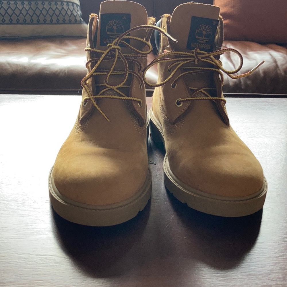 Boys Timberland boots 4.5